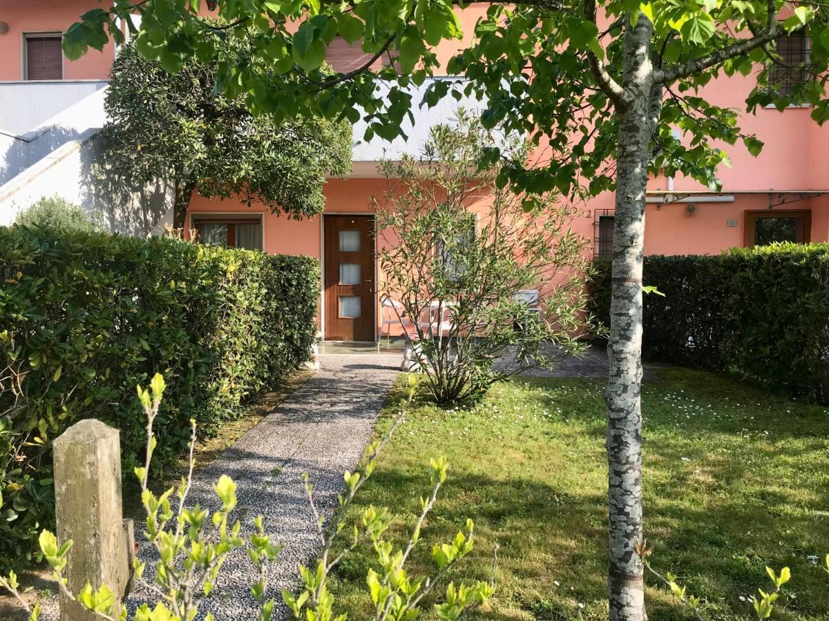 Villaggio Le Ginestre Bibione Buitenkant foto